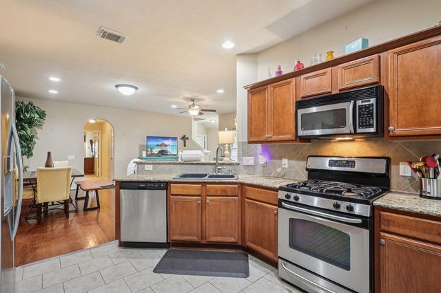 30 Trafalgar Place, Conroe, TX 77384