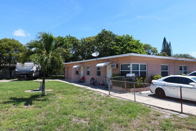 205 SE 10th Street, Hallandale Beach, FL 33009