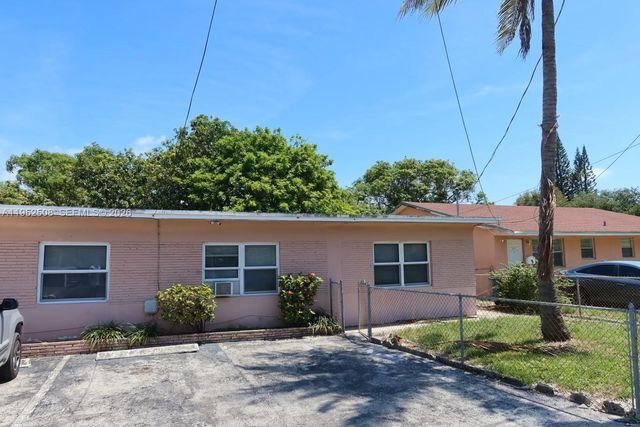 205 SE 10th Street, Hallandale Beach, FL 33009