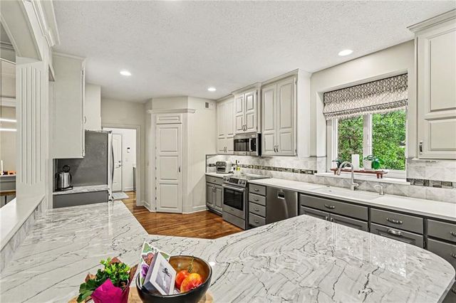 14353 Norwood Street, Leawood, KS 66224