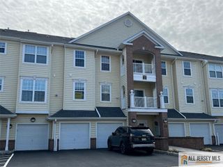 2206 Ambassador Court, Franklin, NJ 08873