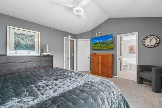 1860 Spinaker Drive, Woodbury, MN 55125