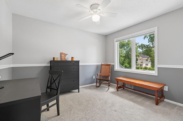 1860 Spinaker Drive, Woodbury, MN 55125