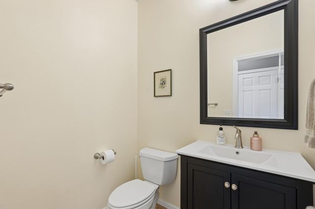 1860 Spinaker Drive, Woodbury, MN 55125
