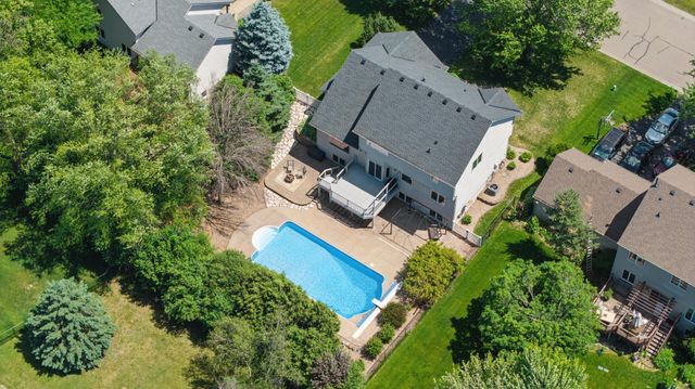1860 Spinaker Drive, Woodbury, MN 55125