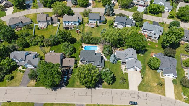1860 Spinaker Drive, Woodbury, MN 55125