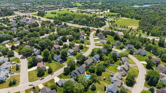 1860 Spinaker Drive, Woodbury, MN 55125