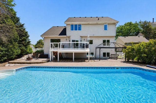 1860 Spinaker Drive, Woodbury, MN 55125