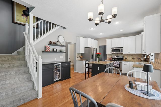 1860 Spinaker Drive, Woodbury, MN 55125