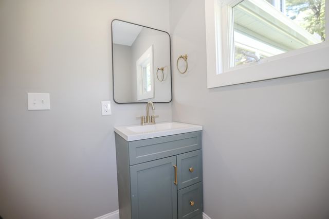 333 Cohas Avenue, Manchester, NH 03109