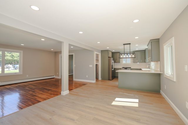 333 Cohas Avenue, Manchester, NH 03109