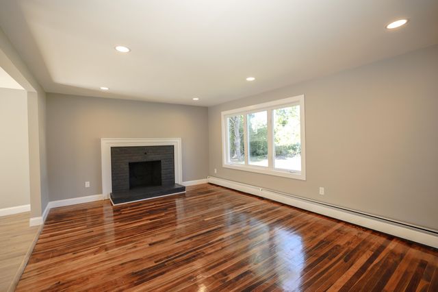 333 Cohas Avenue, Manchester, NH 03109