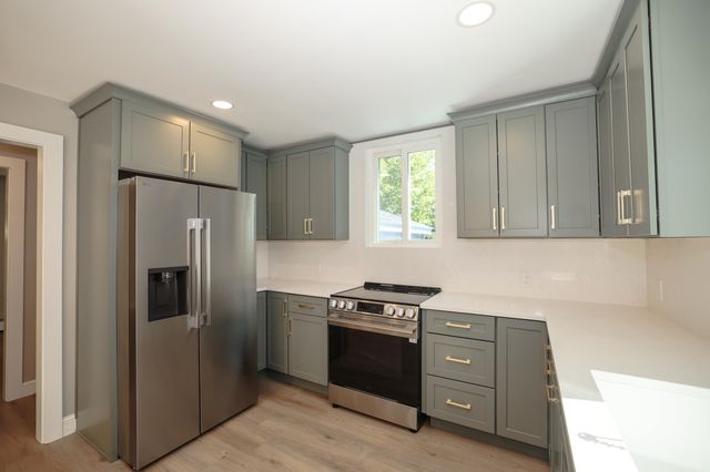 333 Cohas Avenue, Manchester, NH 03109