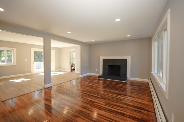 333 Cohas Avenue, Manchester, NH 03109