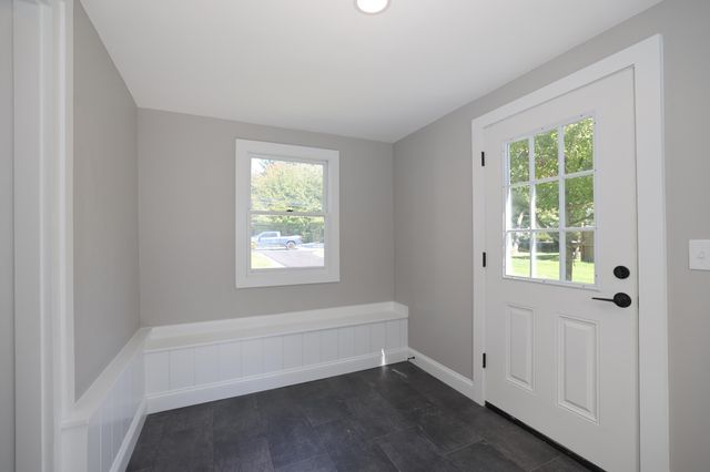 333 Cohas Avenue, Manchester, NH 03109