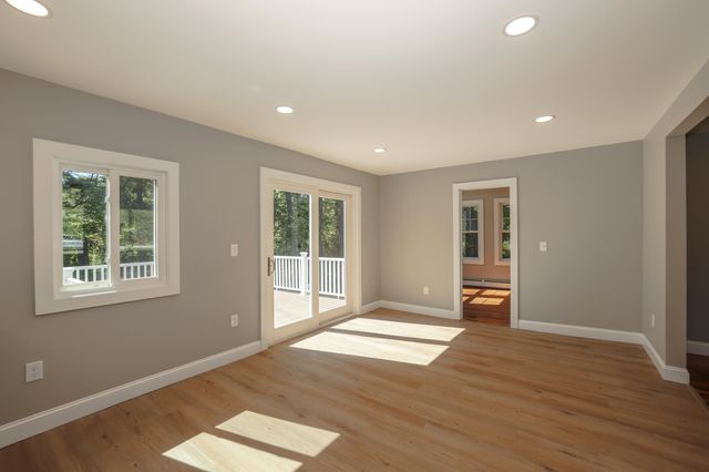 333 Cohas Avenue, Manchester, NH 03109