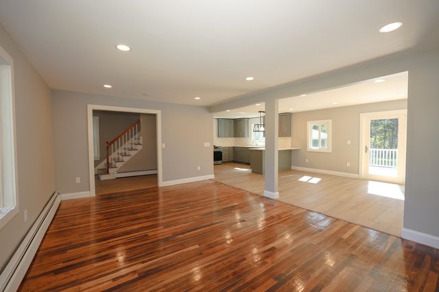 333 Cohas Avenue, Manchester, NH 03109