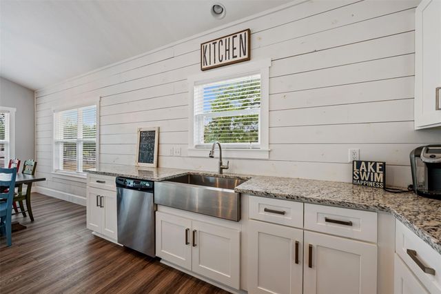 1016 Sherwood Forest DR, Granite Shoals, TX 78654