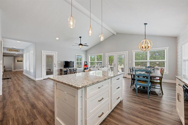 1016 Sherwood Forest DR, Granite Shoals, TX 78654