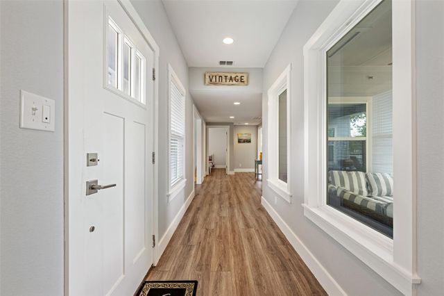 1016 Sherwood Forest DR, Granite Shoals, TX 78654