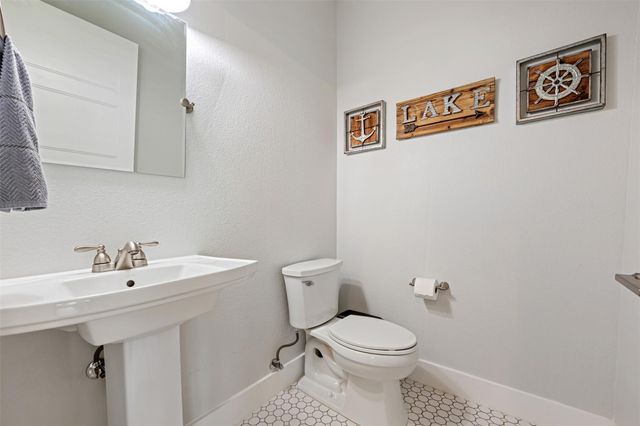 1016 Sherwood Forest DR, Granite Shoals, TX 78654