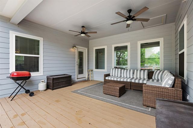 1016 Sherwood Forest DR, Granite Shoals, TX 78654