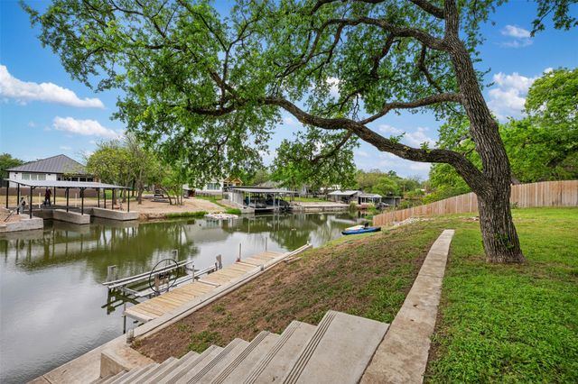 1016 Sherwood Forest DR, Granite Shoals, TX 78654