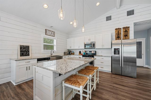 1016 Sherwood Forest DR, Granite Shoals, TX 78654