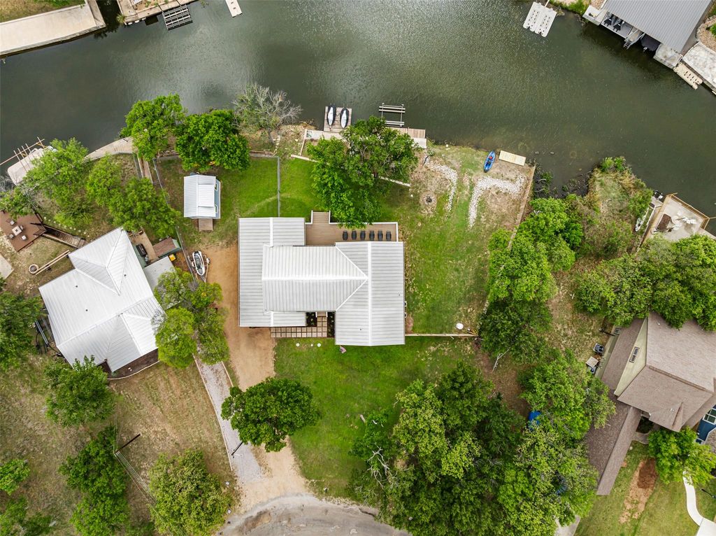 1016 Sherwood Forest DR, Granite Shoals, TX 78654