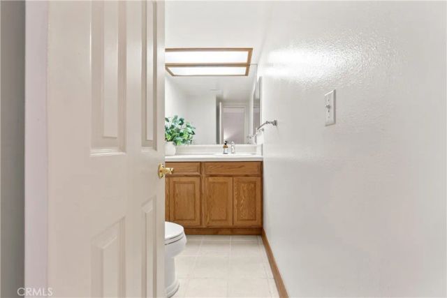 2601 E 19th Street 12, Signal Hill, CA 90755
