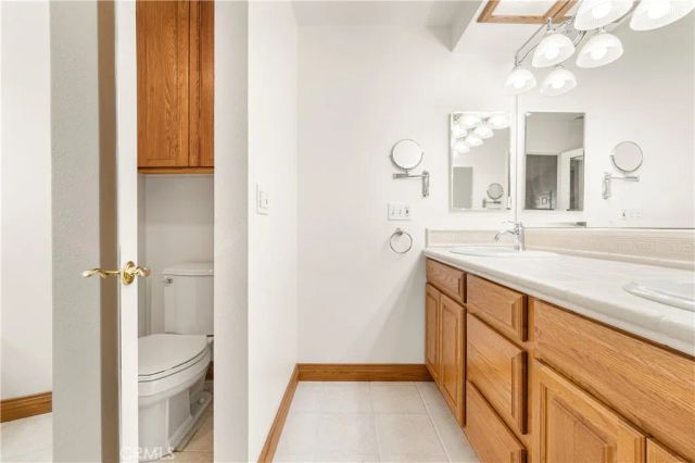 2601 E 19th Street 12, Signal Hill, CA 90755