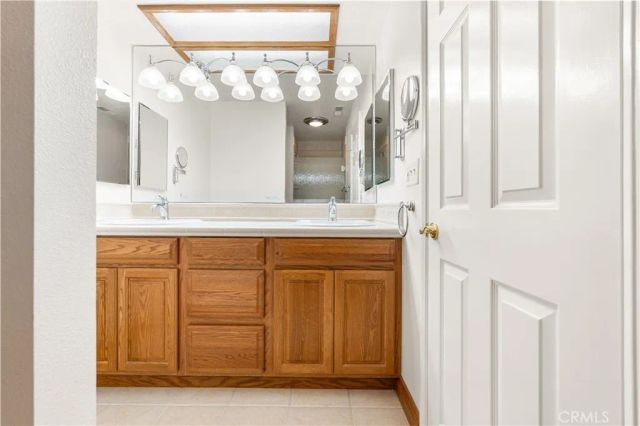 2601 E 19th Street 12, Signal Hill, CA 90755
