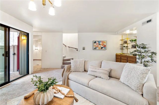 2601 E 19th Street 12, Signal Hill, CA 90755