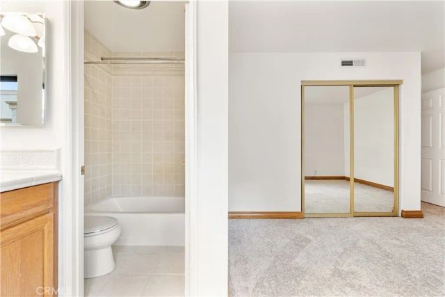 2601 E 19th Street 12, Signal Hill, CA 90755