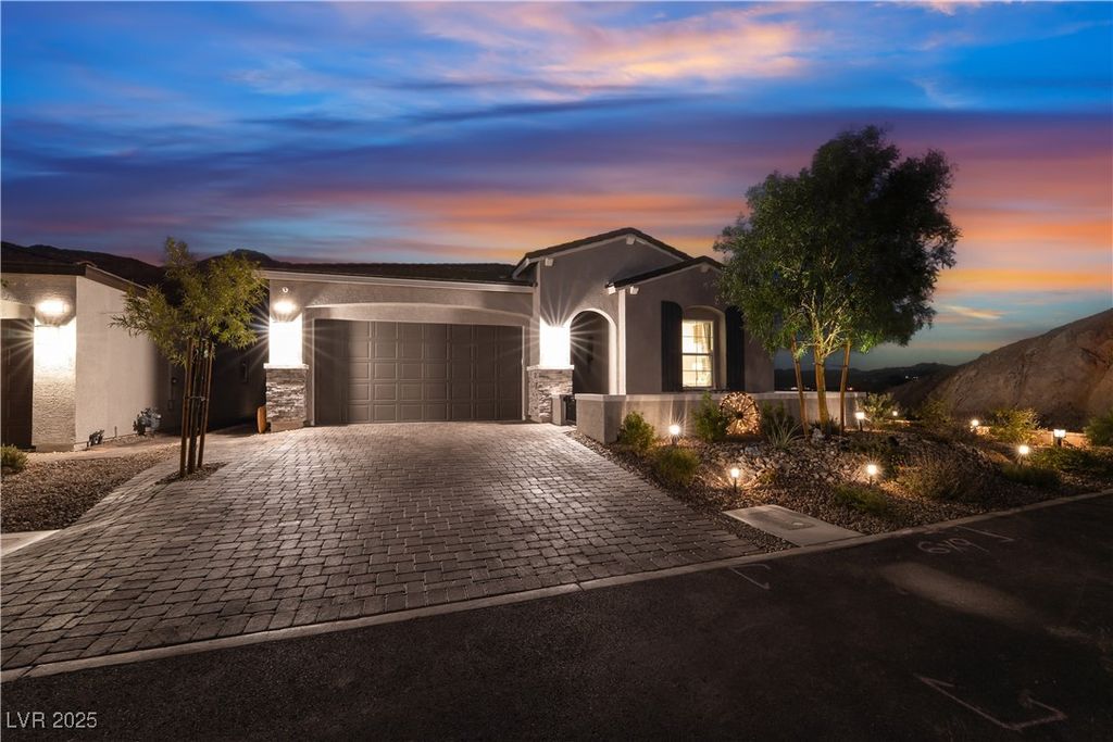 68 Cathedral Wash Place, Henderson, NV 89011