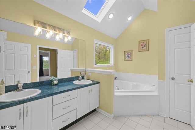 36 Jockey Hollow Rd, Bethlehem Twp., NJ 08802