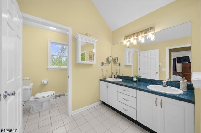 36 Jockey Hollow Rd, Bethlehem Twp., NJ 08802