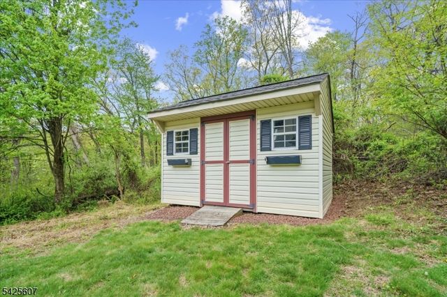 36 Jockey Hollow Rd, Bethlehem Twp., NJ 08802
