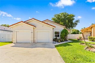 6090 NW 179th Ter, Hialeah, FL 33015