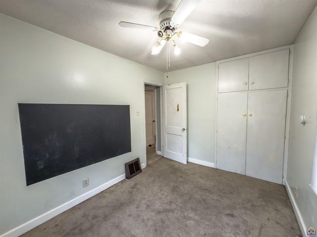 2220 NW Polk ST, Topeka, KS 66608