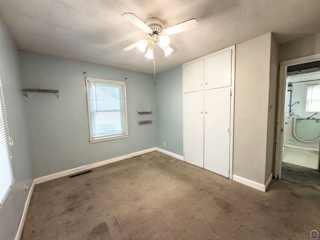 2220 NW Polk ST, Topeka, KS 66608
