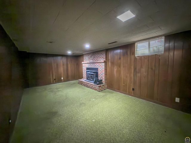 2220 NW Polk ST, Topeka, KS 66608