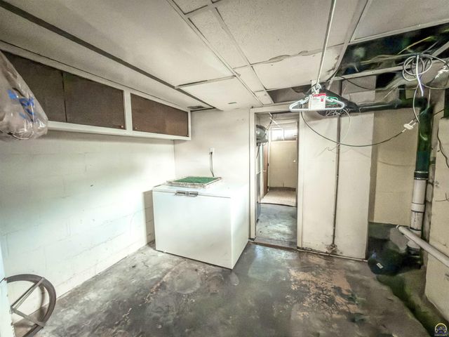 2220 NW Polk ST, Topeka, KS 66608