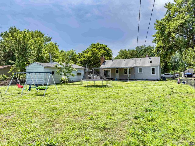 2220 NW Polk ST, Topeka, KS 66608