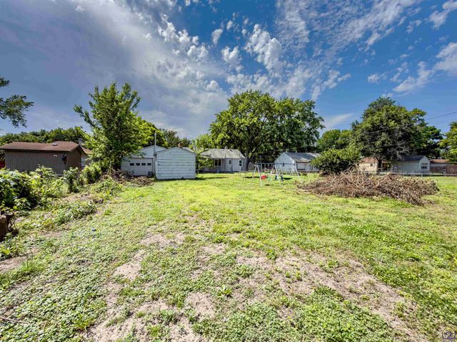 2220 NW Polk ST, Topeka, KS 66608