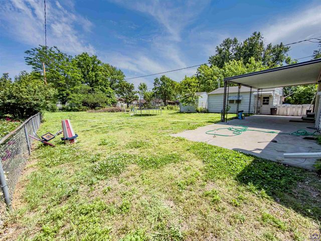 2220 NW Polk ST, Topeka, KS 66608