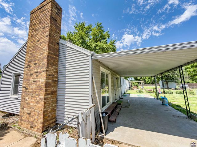 2220 NW Polk ST, Topeka, KS 66608