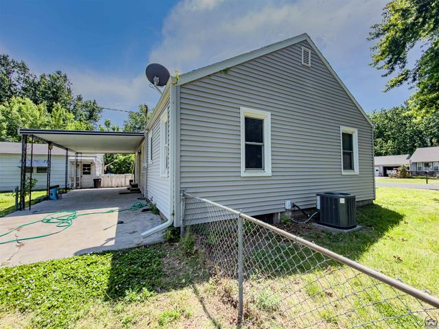 2220 NW Polk ST, Topeka, KS 66608