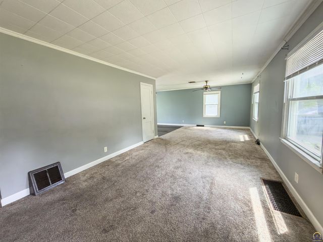 2220 NW Polk ST, Topeka, KS 66608