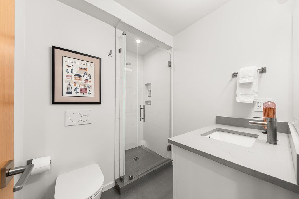 2127 S Helena St, Spokane, WA 99203 photo 13